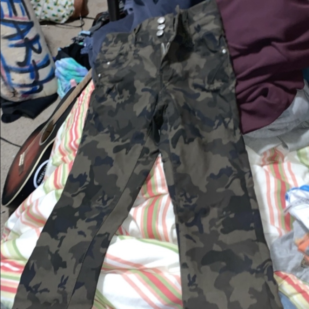 Camo skinny jeans